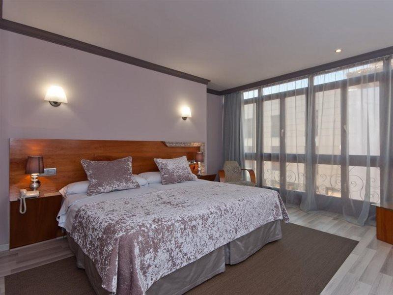 Hotel Vetusta 3*
