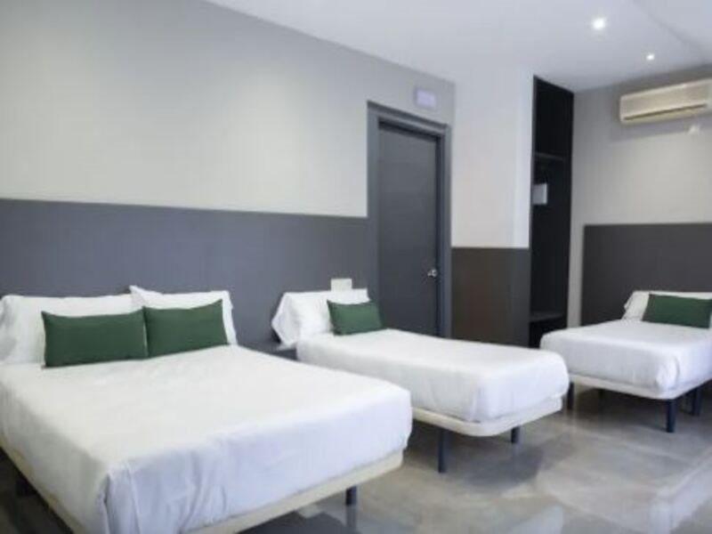 Victoria Hotel 3*