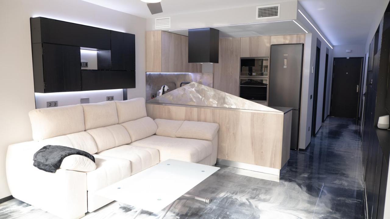 Apartamento La Farola - Luxury Domotic Flat In Puerto Deportivo