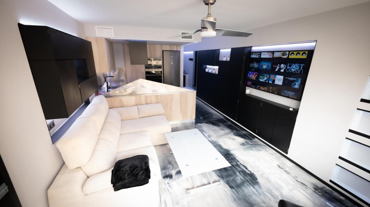 Apartamento La Farola - Luxury Domotic Flat In Puerto Deportivo *