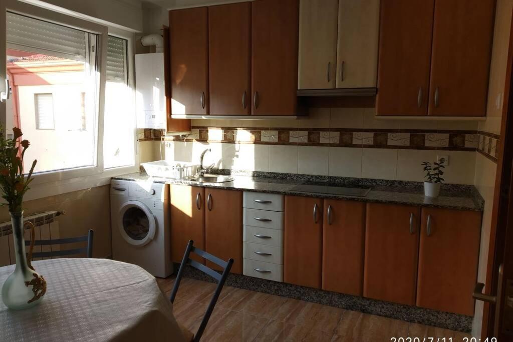 Apartamento Piso Con Aparcamiento Cerca De Playa Samil *
