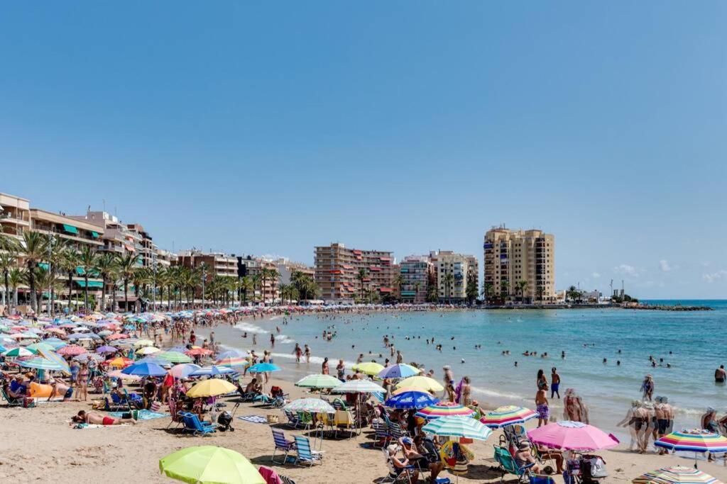 Apartment Ramon Gallud 204 *