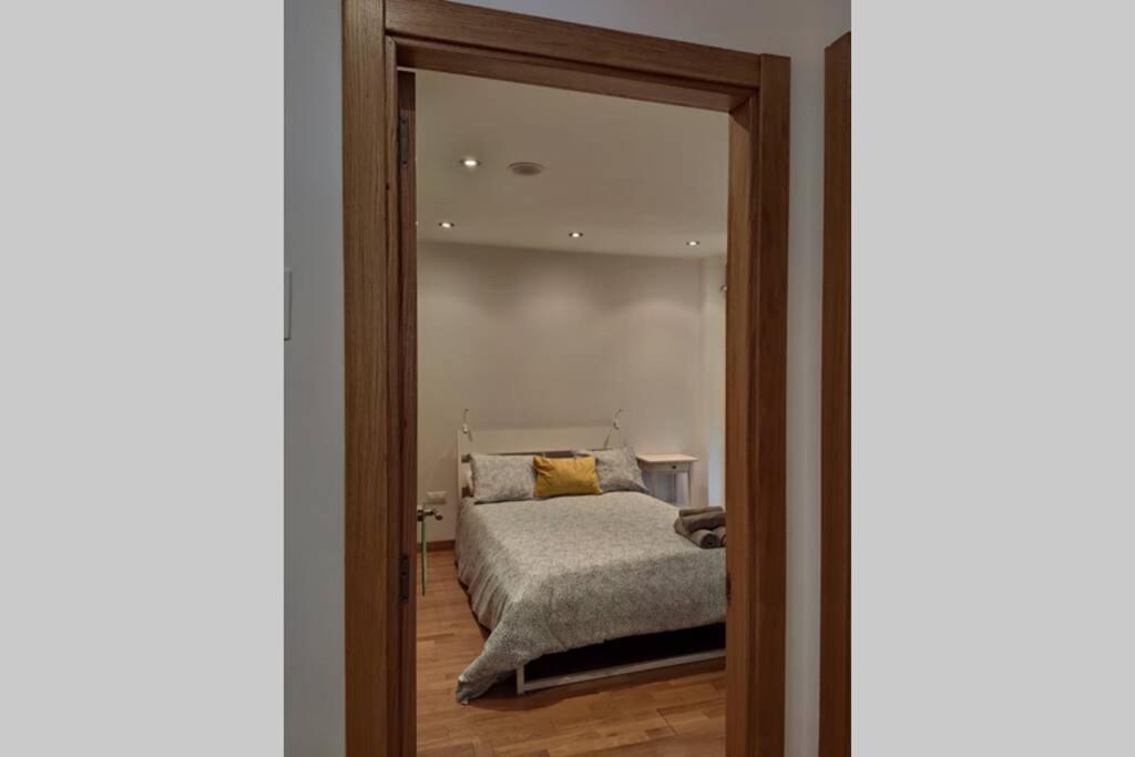 Apartamento Detrás De María Pita- Ciudad Vieja Apartamento *