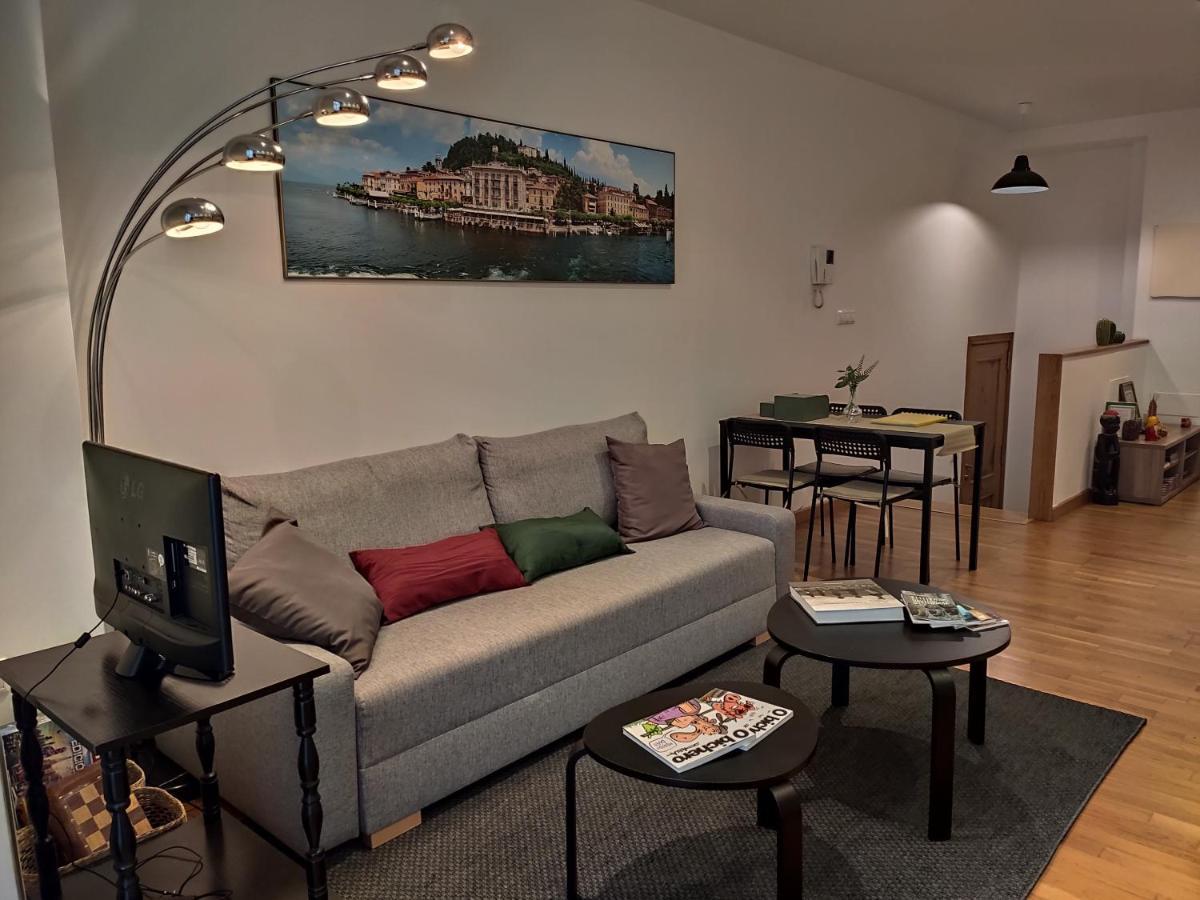 Apartamento Detrás De María Pita- Ciudad Vieja *
