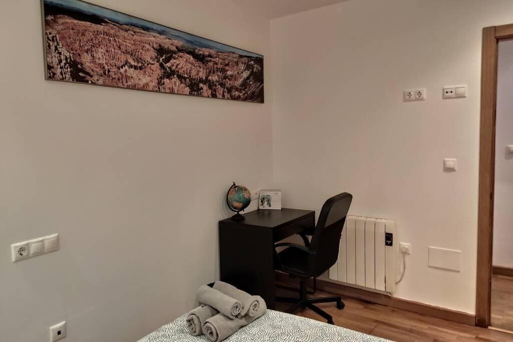 Apartamento Detrás De María Pita- Ciudad Vieja *
