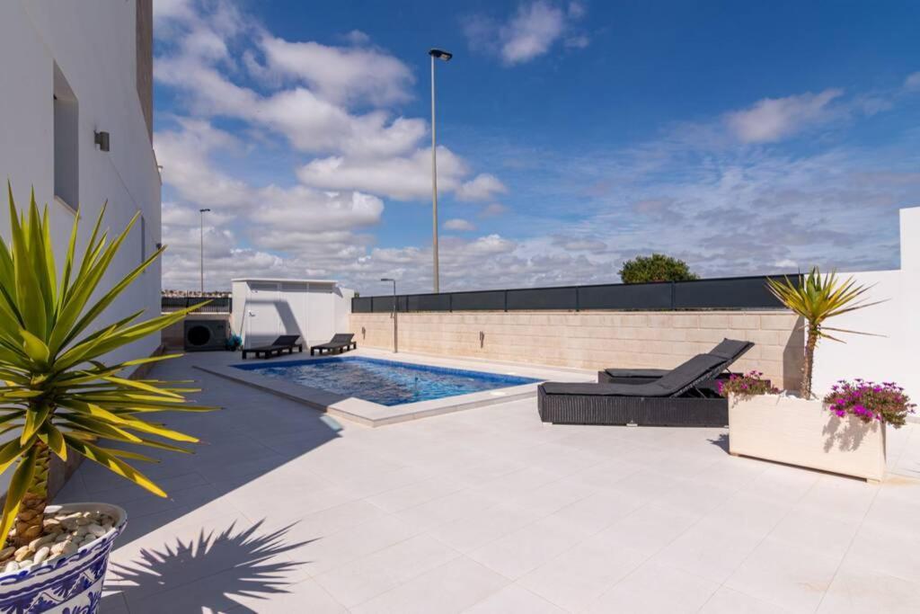 Manantial. Precioso Duplex Con Piscina Privada. *