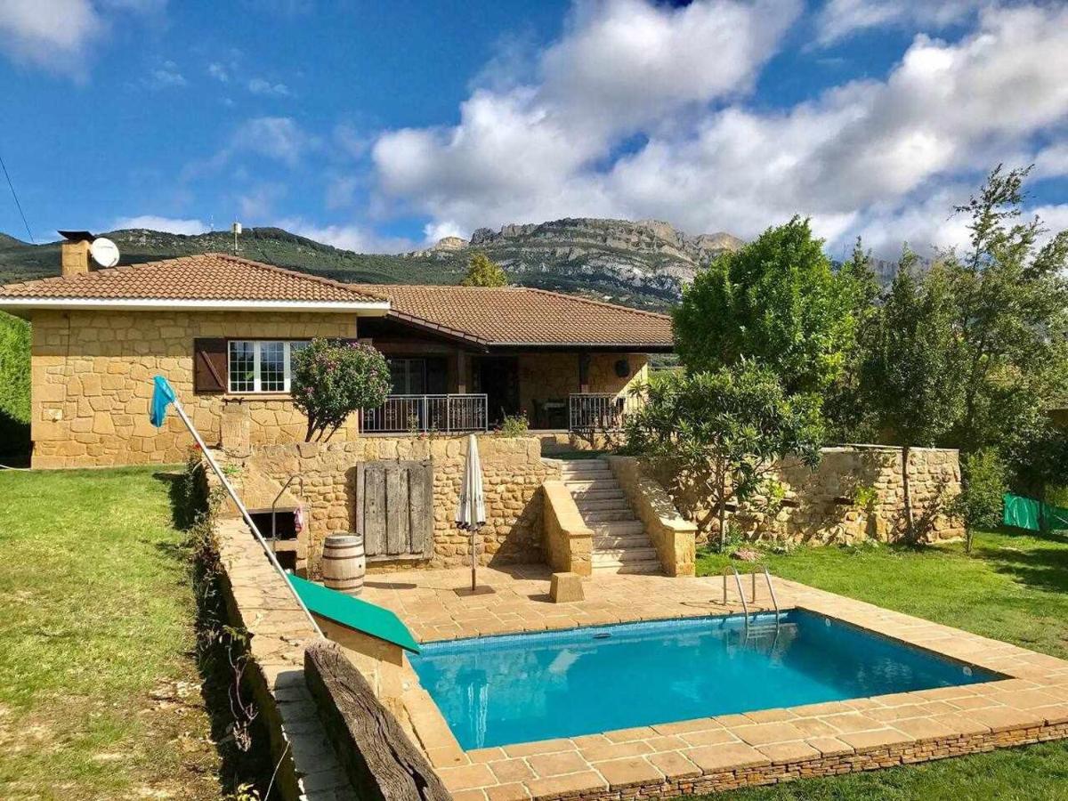 Sagastienea Con Piscina Y Tenis En La Rioja * Samaniego