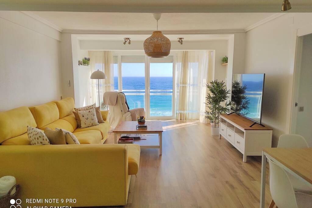 Adela Beach Apartment, Lujo En 1ª Linea De Playa Apartment
