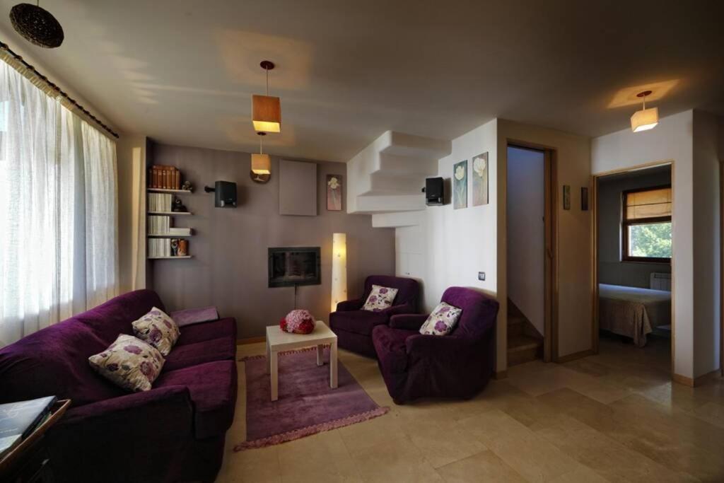 Casa Con Gran Jardín Y Piscina En Cabarceno