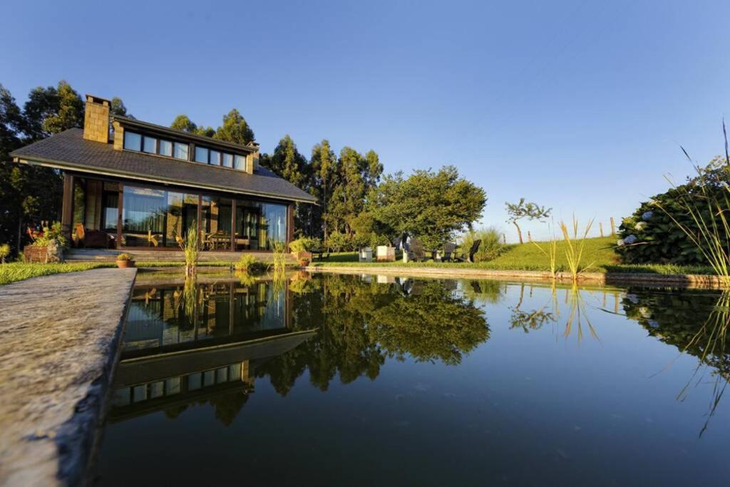 Casa Con Gran Jardín Y Piscina En Cabarceno Сasa de vacaciones *