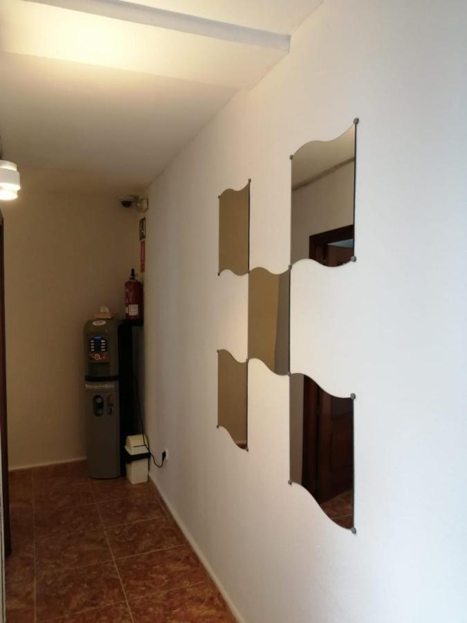 Apartahotel Hostal Velarde Madrid *