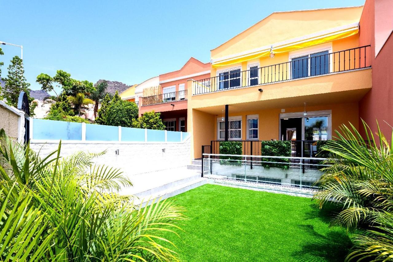 Modern 4 Bedroom In *