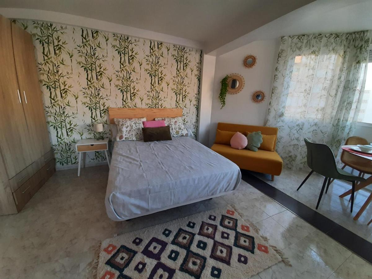 Flat Studio 150m From The Beach With Pool Torre Del Mar