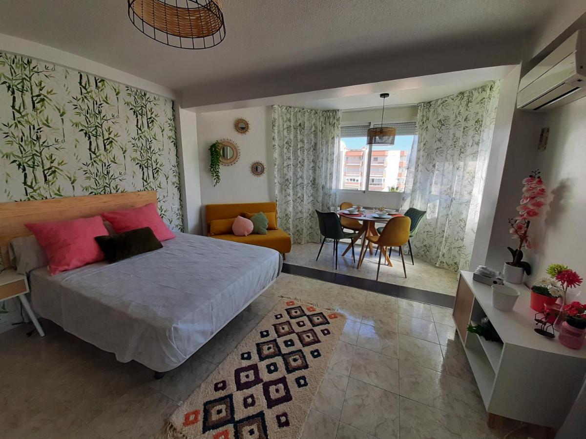 Flat Studio 150m From The Beach With Pool Apartamento Torre Del Mar