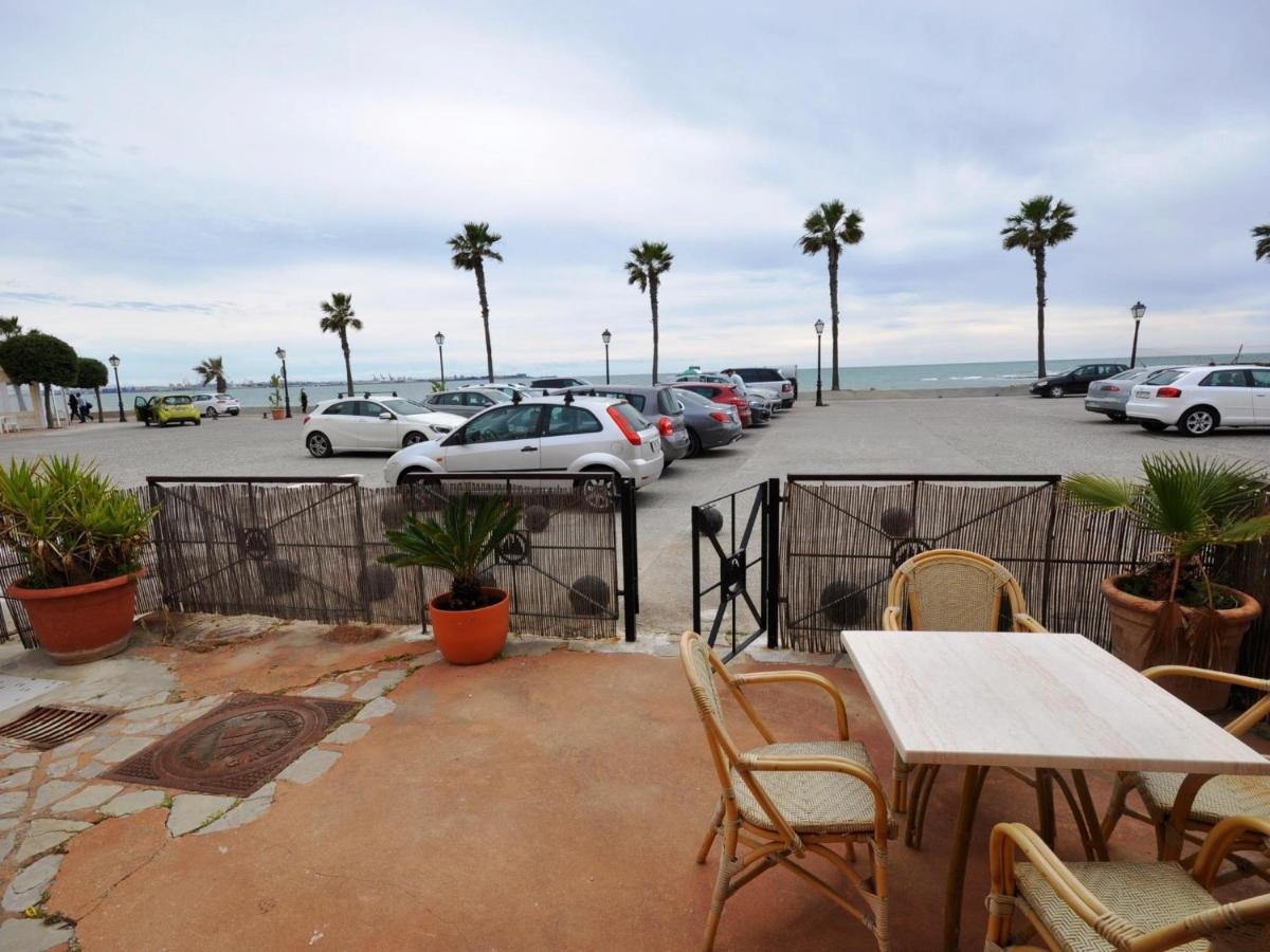 Apartamento Con Terraza Frente Al Mar Apartment *