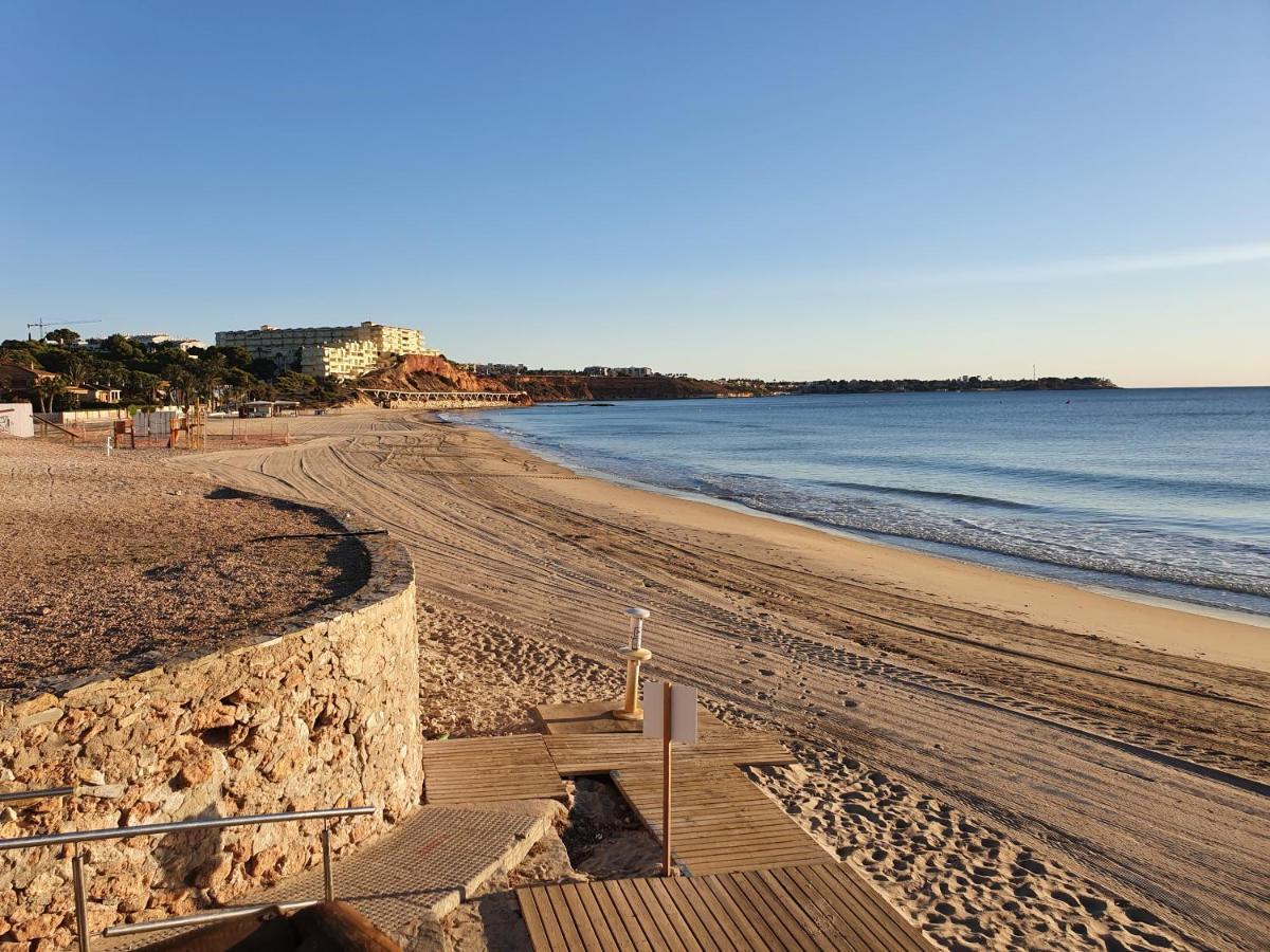 Apartment In Overlooking The Swimming Pool Campoamor