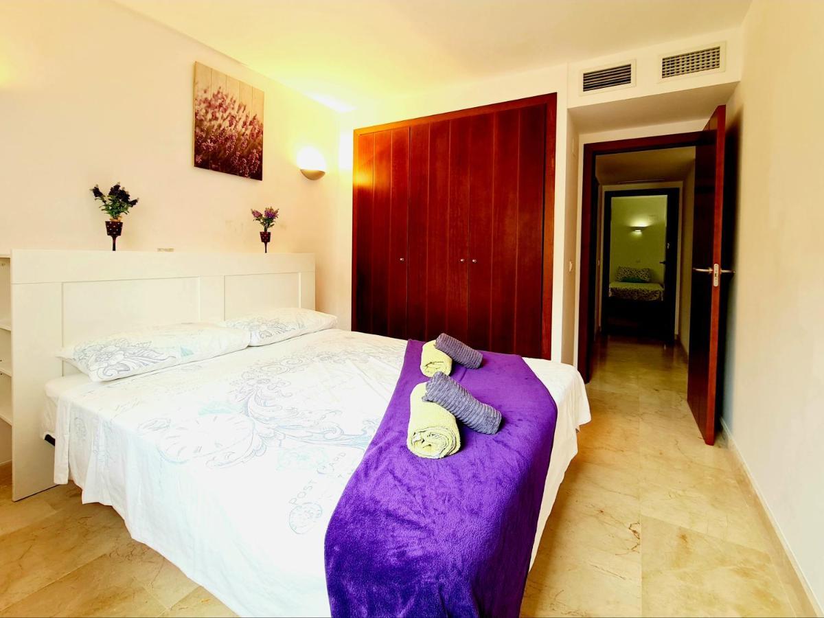 Punta Prima Modern, 100 M Sea, 2 Swimming-pools, Aircondition, Free Wi-fi Apartment *