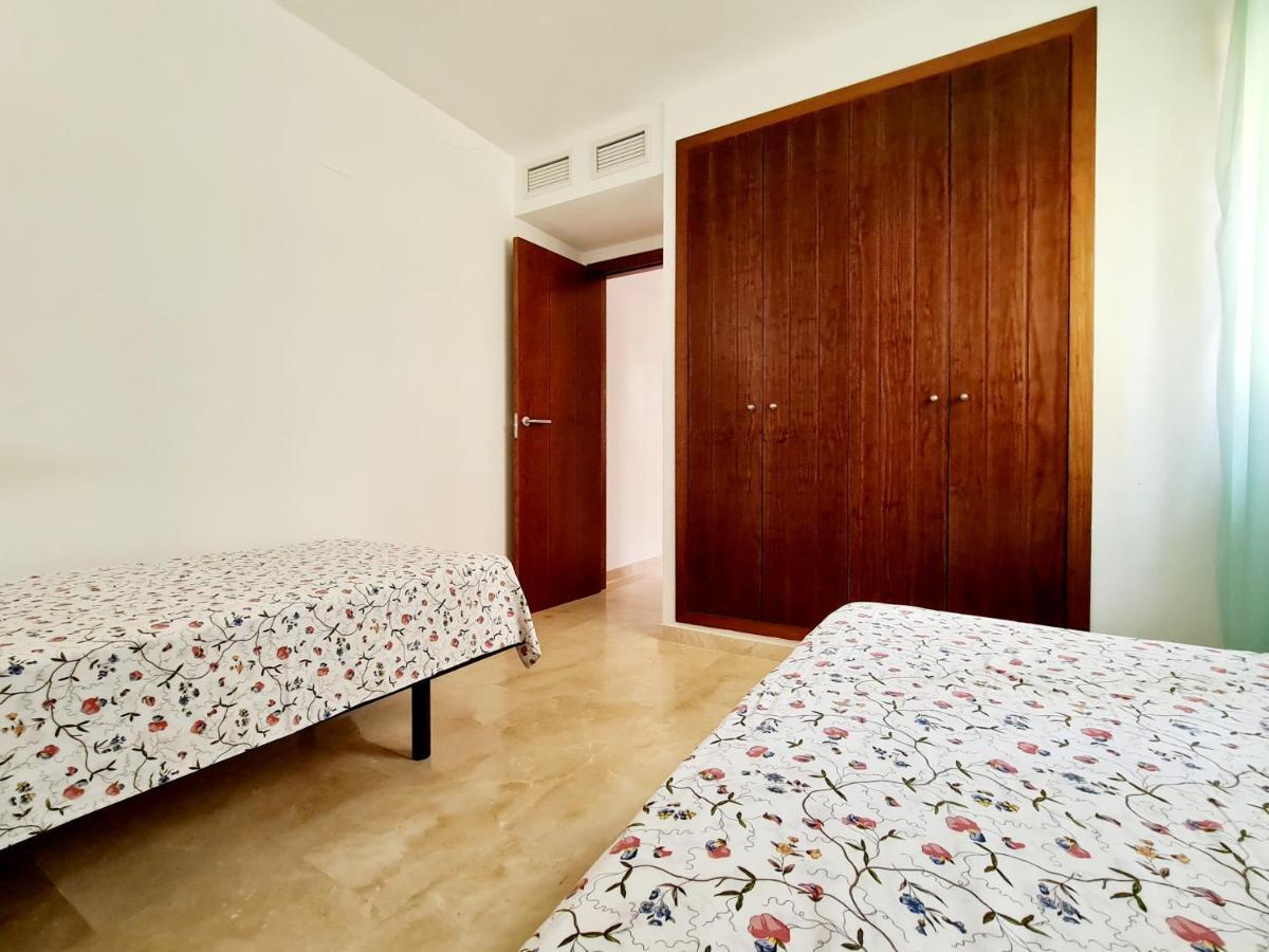 Apartment Punta Prima Modern, 100 M Sea, 2 Swimming-pools, Aircondition, Free Wi-fi Alicante