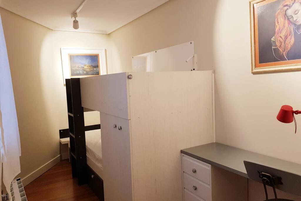 Coqueto Apartamento Con Vistas Al Mar Y Puerto De Castro Urdiales