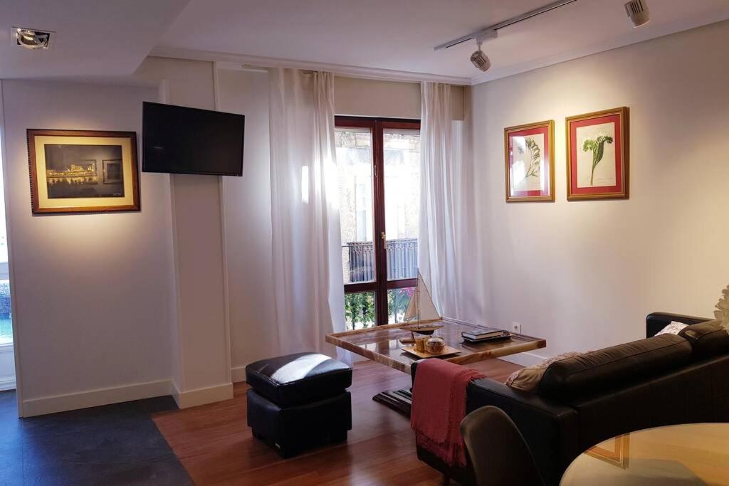 Coqueto Apartamento Con Vistas Al Mar Y Puerto De Castro Urdiales