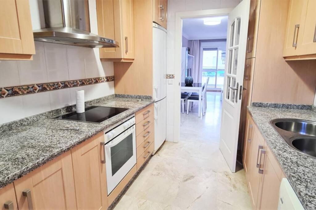 Luxury Penthouse With Ocean Views &private Jacuzzi * Estepona