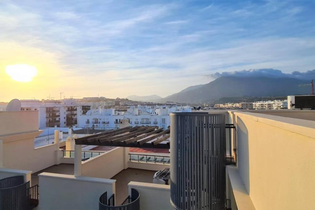 Luxury Penthouse With Ocean Views &private Jacuzzi Apartment Estepona