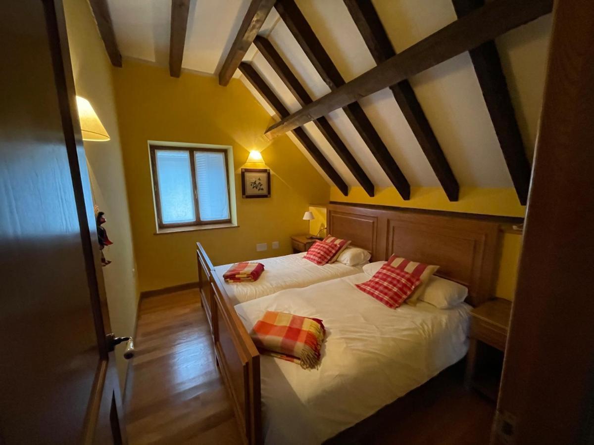 La Borda Del Tío Nicolás Chalet *