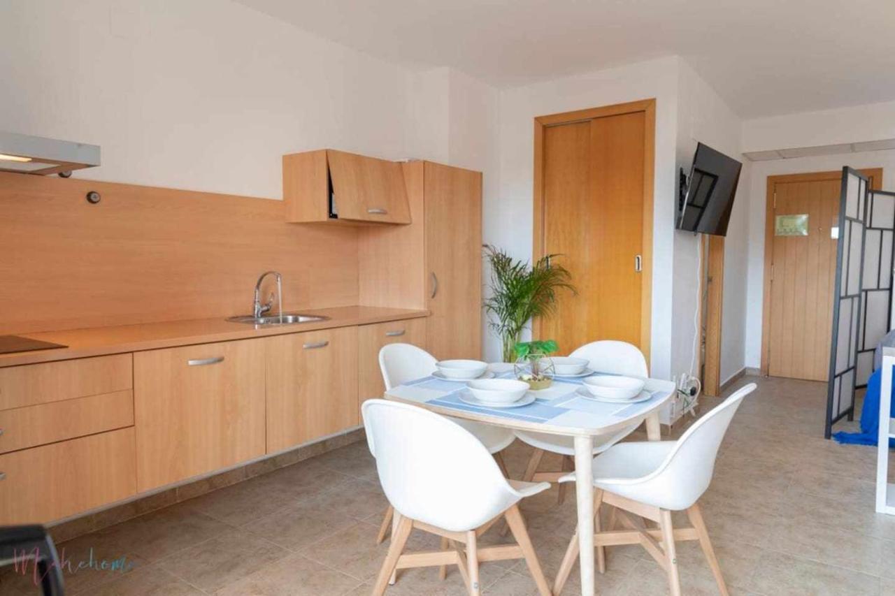 Apartment Junto A La Playa Con Piscina Y Parking