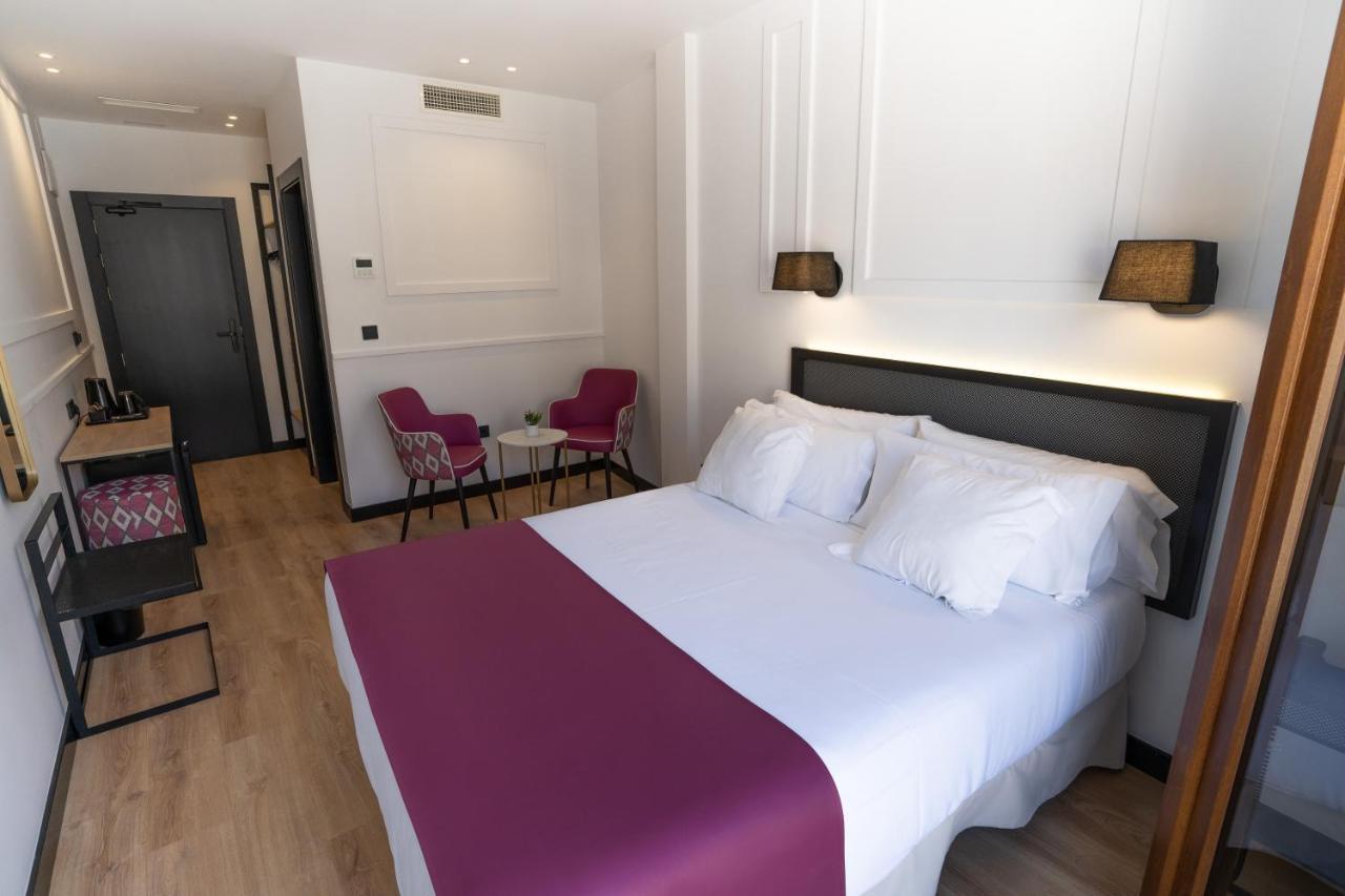 Hotel Boutique Puerta De Granadas 3*
