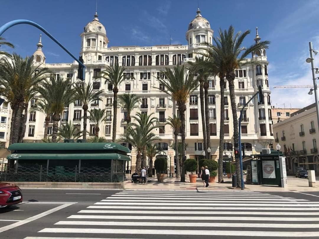 Estudio De Lujo Casaturis En El Corazon De A114 * Alicante