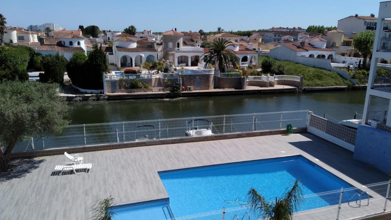 Apartment Amb Piscina