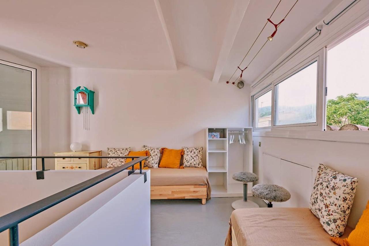 Casa De Pueblo Junto Barcelona Centro *
