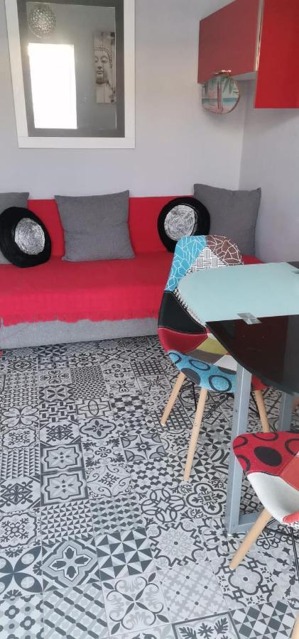Apartment Modern Seaside 700 Mt From