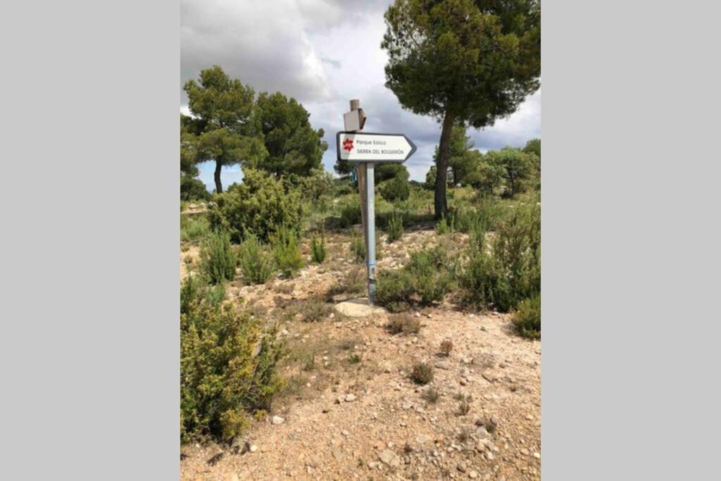 El Tranco Del Lobo * Casas de Ves