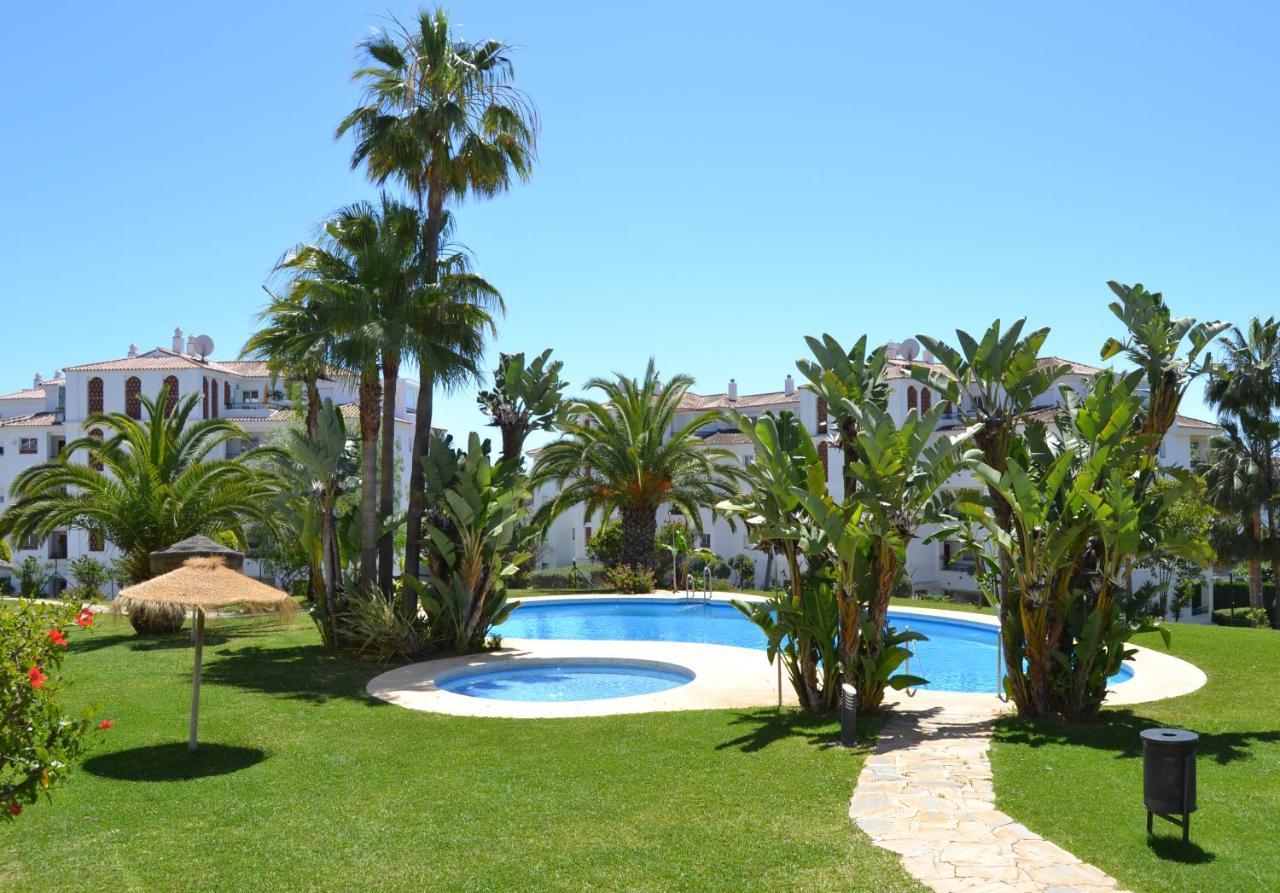 Apartamento Luxury Garden - Walking Distance To The Sea Sitio de Calahonda