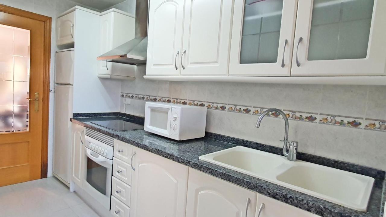 Salinas - Solo Alquiler Familias Apartamento