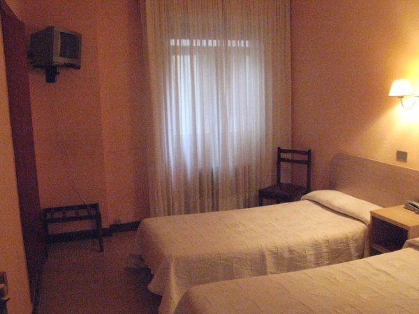 Achuri Hotel *