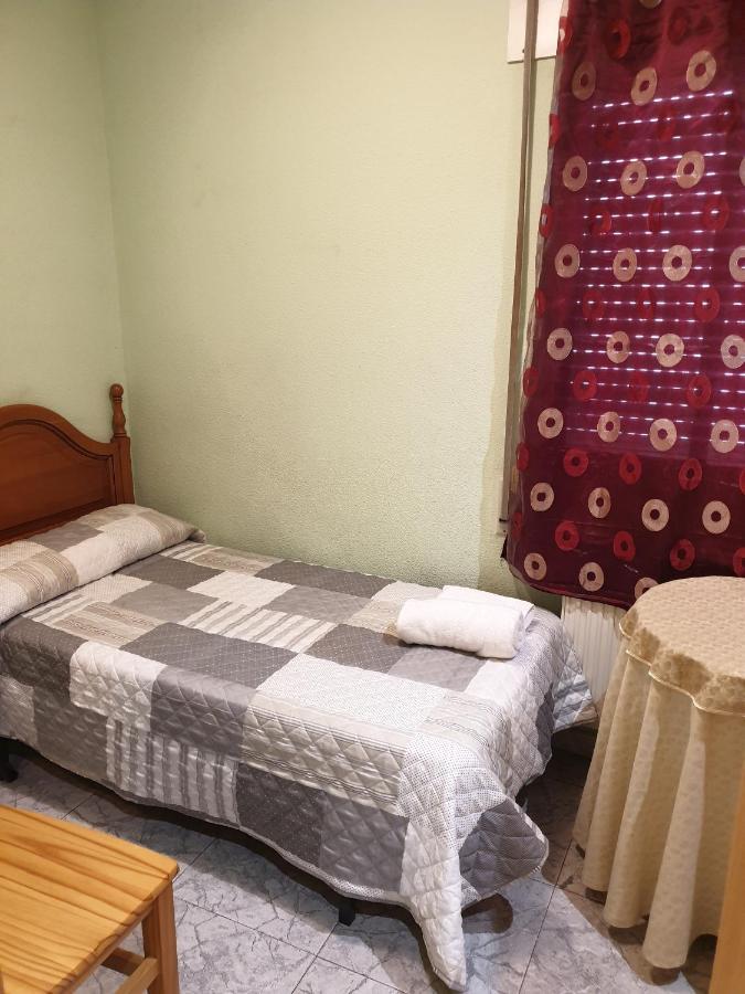 Hostal La Horra Guest house *