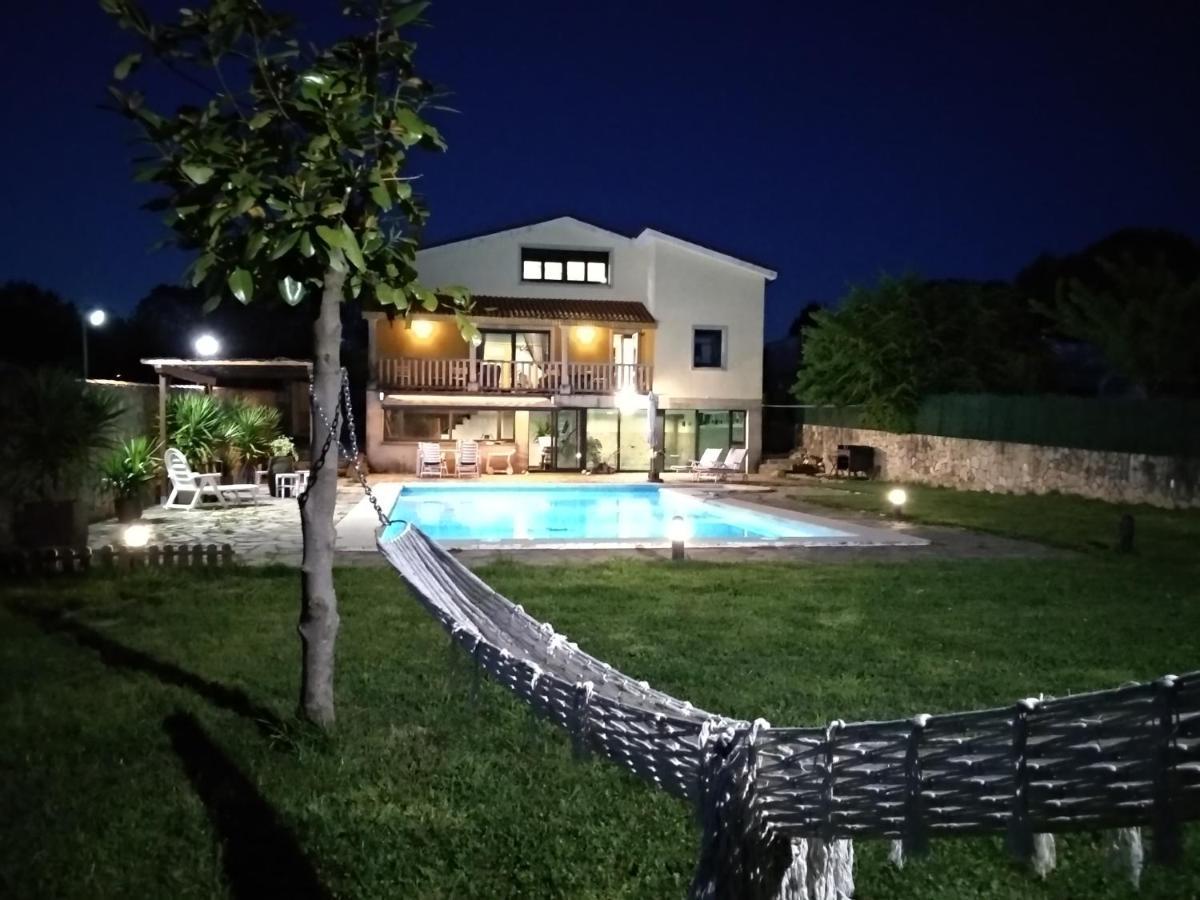 Le Llar, Casa Con Piscinas Cerca De Santiago De Compostela * Amés