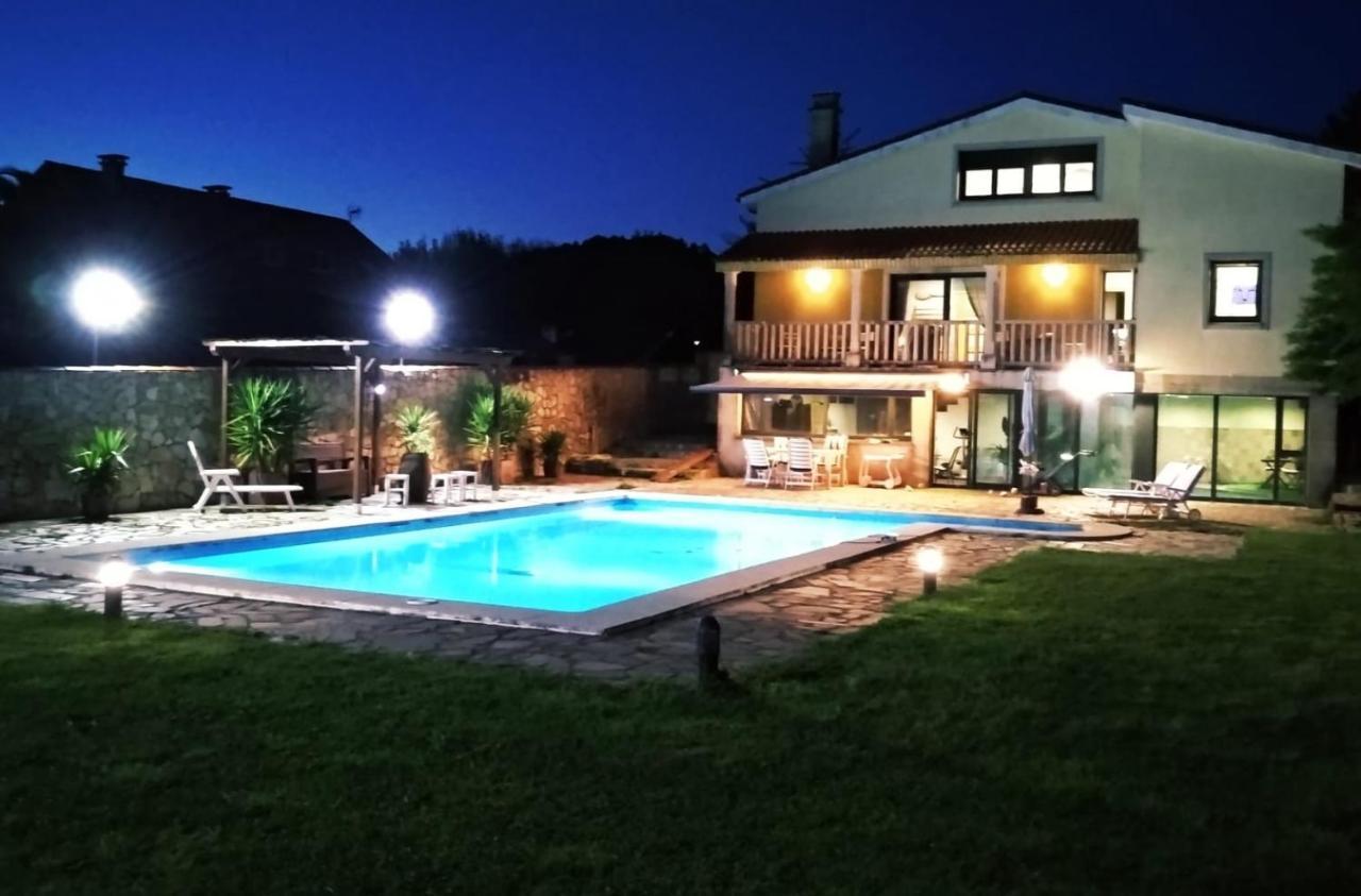 Le Llar, Casa Con Piscinas Cerca De Santiago De Compostela Сasa de vacaciones