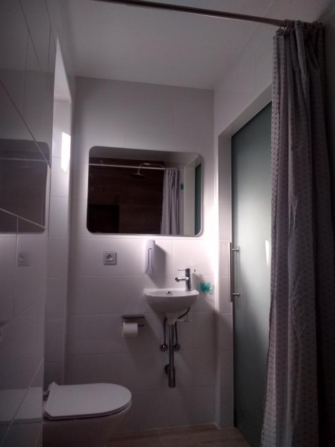 La Isla Independiente Con Bano Privado Y Jardin Homestay Santiago De La Ribera