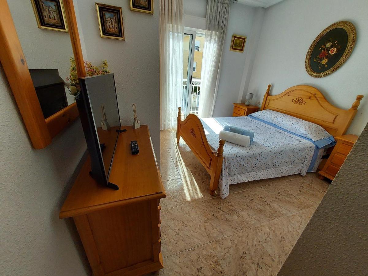 Tamarit Beach Holiday House *