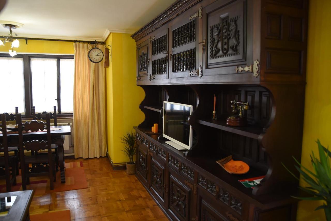 Pisazo en Pleno Centro de Santillana con Terraza Apartamento