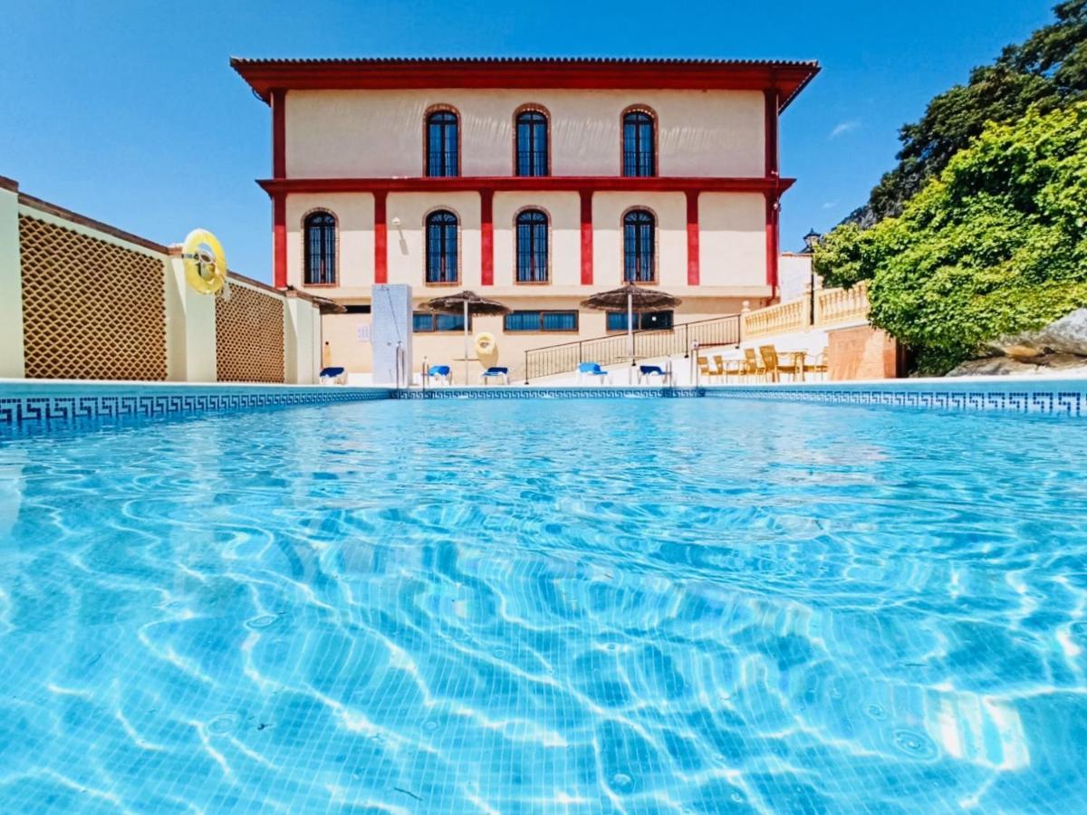 Sierra De Hotel