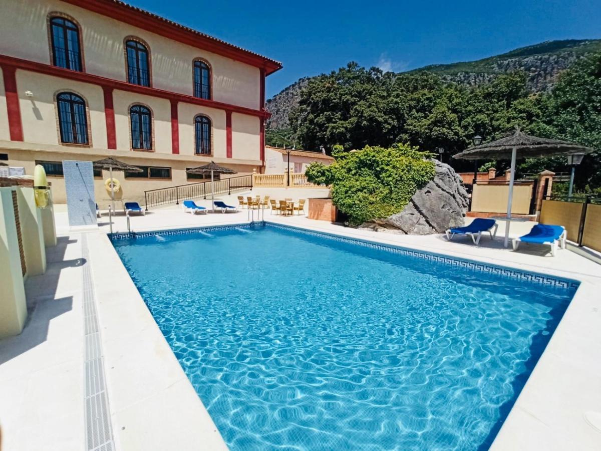 Sierra De Hotel 3*