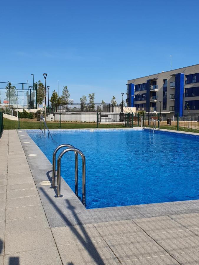 Nuevo, Accesible Y Con Piscina !!! * Salamanca