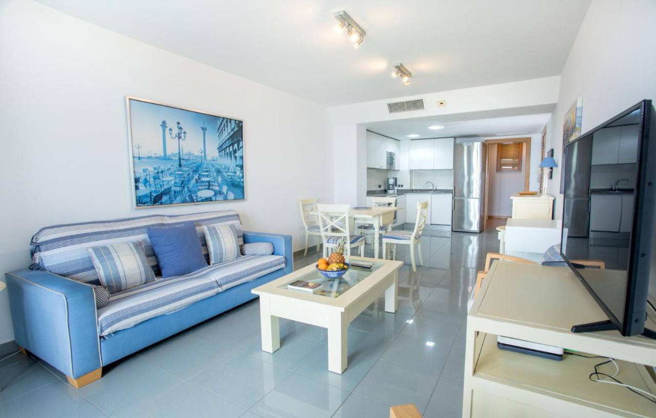 Great Balcony Over Blue Sea By Canariasgetaway Сasa de vacaciones