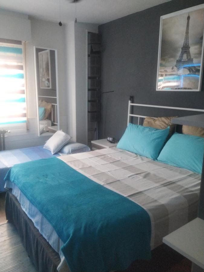 New Wifi, Privada, Bano Compartido Homestay Madrid