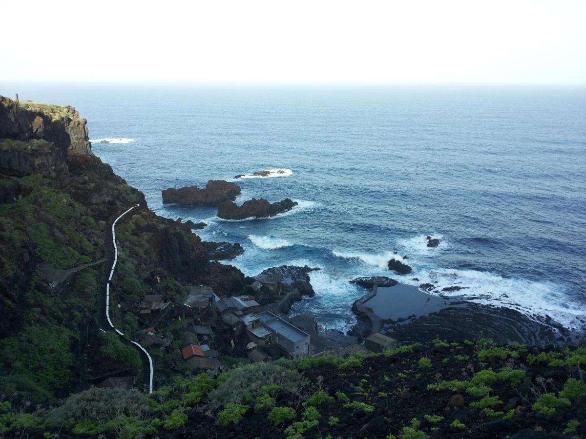 Pozo De Calcosas - El Hierro * Pozo de las Calcosas