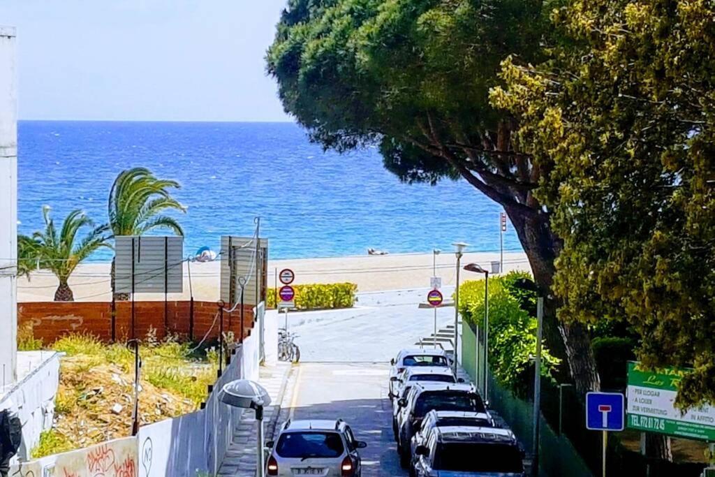 Junto Al Mar Con Jardin Comunitario Y Parking